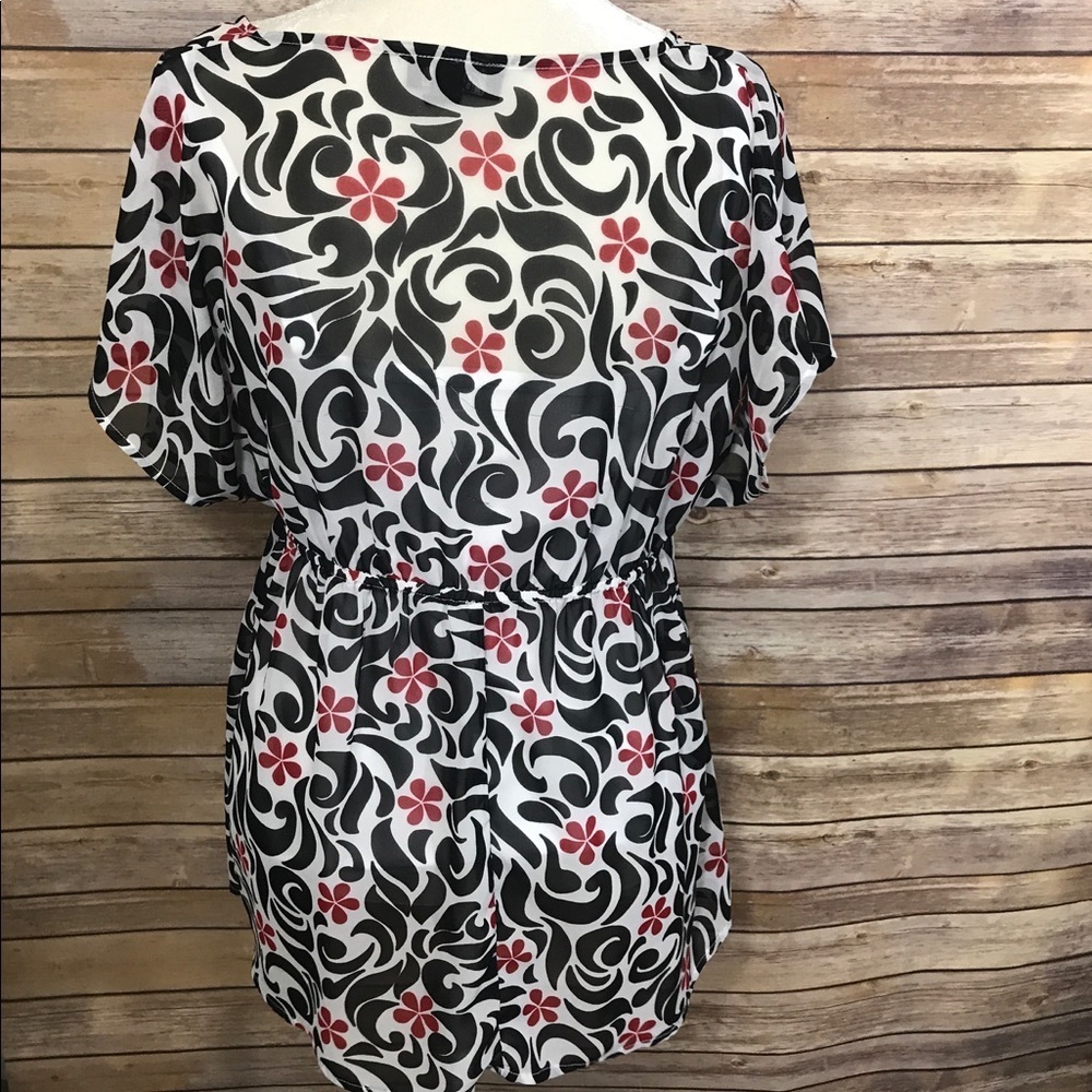Floral Top with built-in Cami - Picture 5 of 6